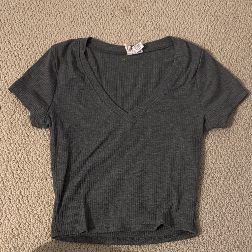 Tilly’s Gray V-Neck Ribbed Women's Top